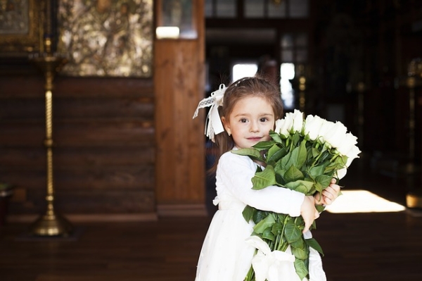 Les Membres du Cortège de Mariage : La Bouquetière